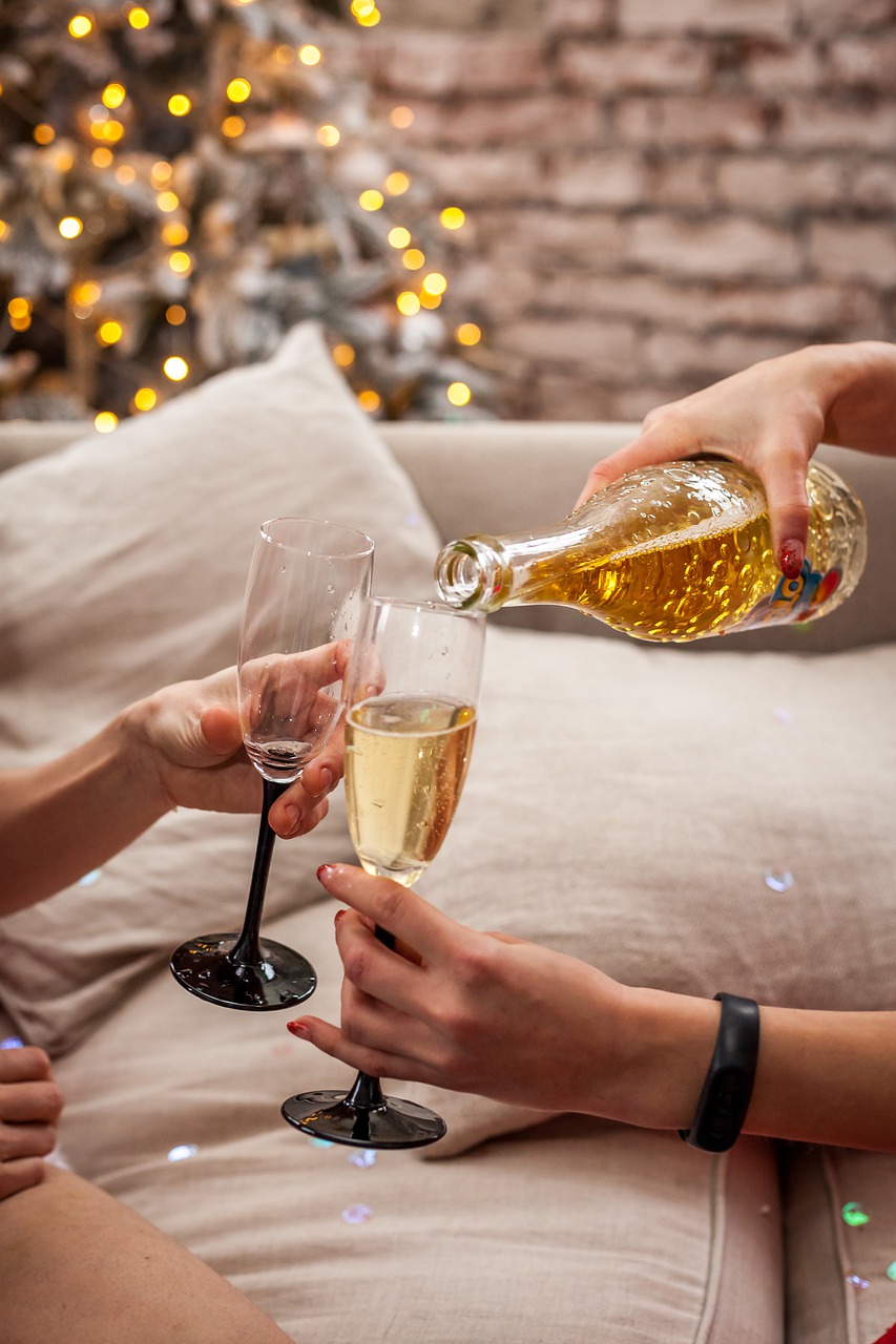 champagne, glasses, bottle-4724302.jpg